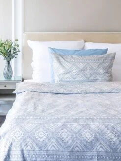 Perkal-Bettwäsche-Set In Blau/ Weiß 11 Perkal-Bettwäsche-Set In Blau/ Weiß -Einrichtungsgeschäft avance perkal bettwasche set in blau weiss 3