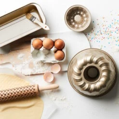 Gugelhupfform Ø 22 Cm SWEET BAKERY In Beige 7 Gugelhupfform Ø 22 Cm SWEET BAKERY In Beige -Einrichtungsgeschäft butlers gugelhupfform o 22 cm sweet bakery in beige 2